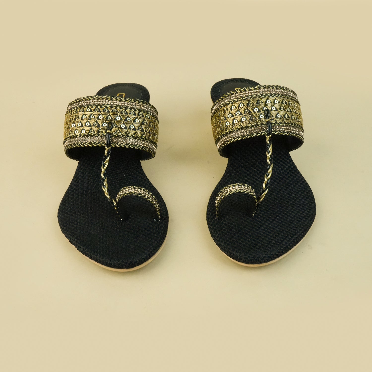 Veera Jute Kolhapuri