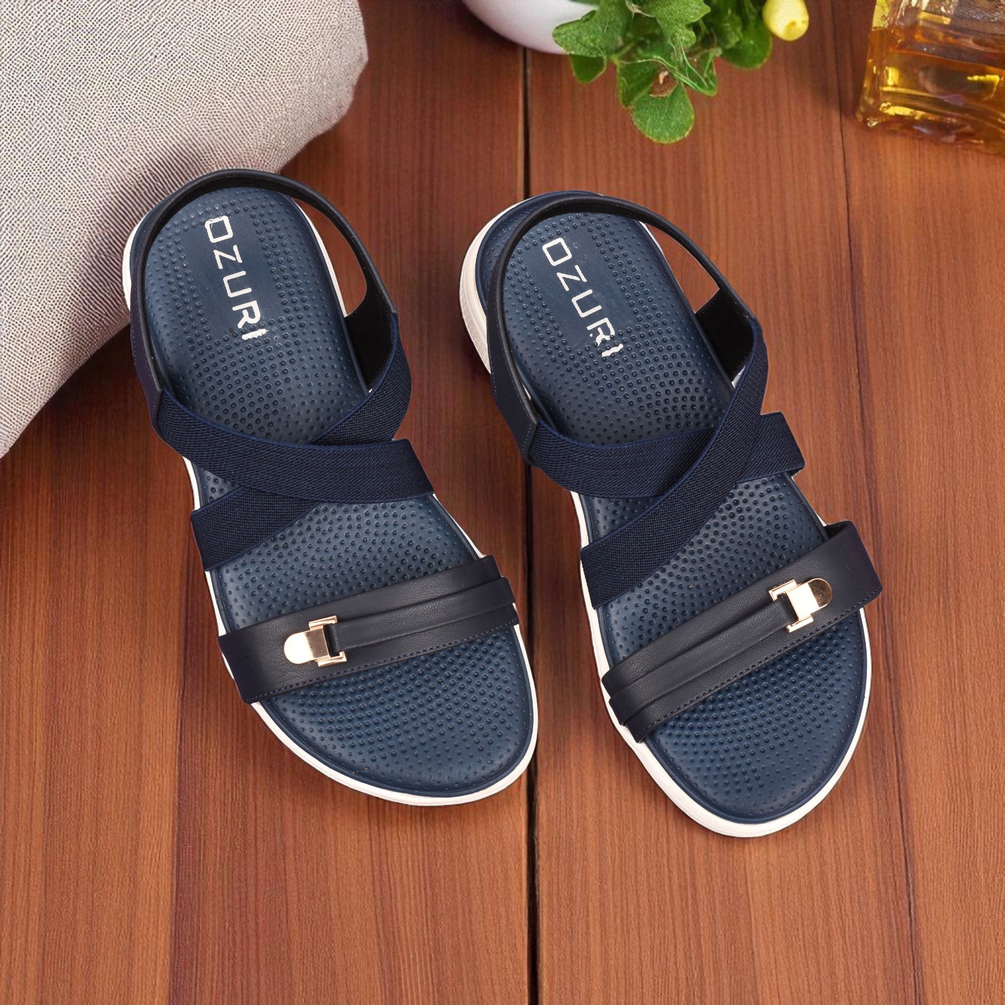Women’s Casual Sandals with Cross Straps and Comfort Sole