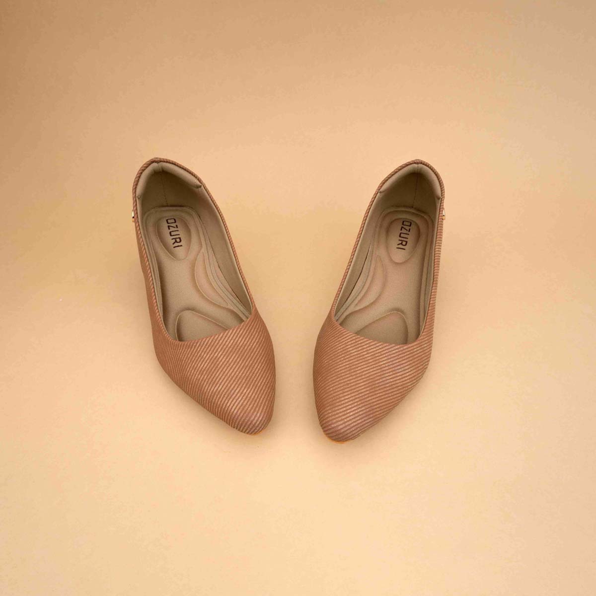 Aiza Pointed Pumps