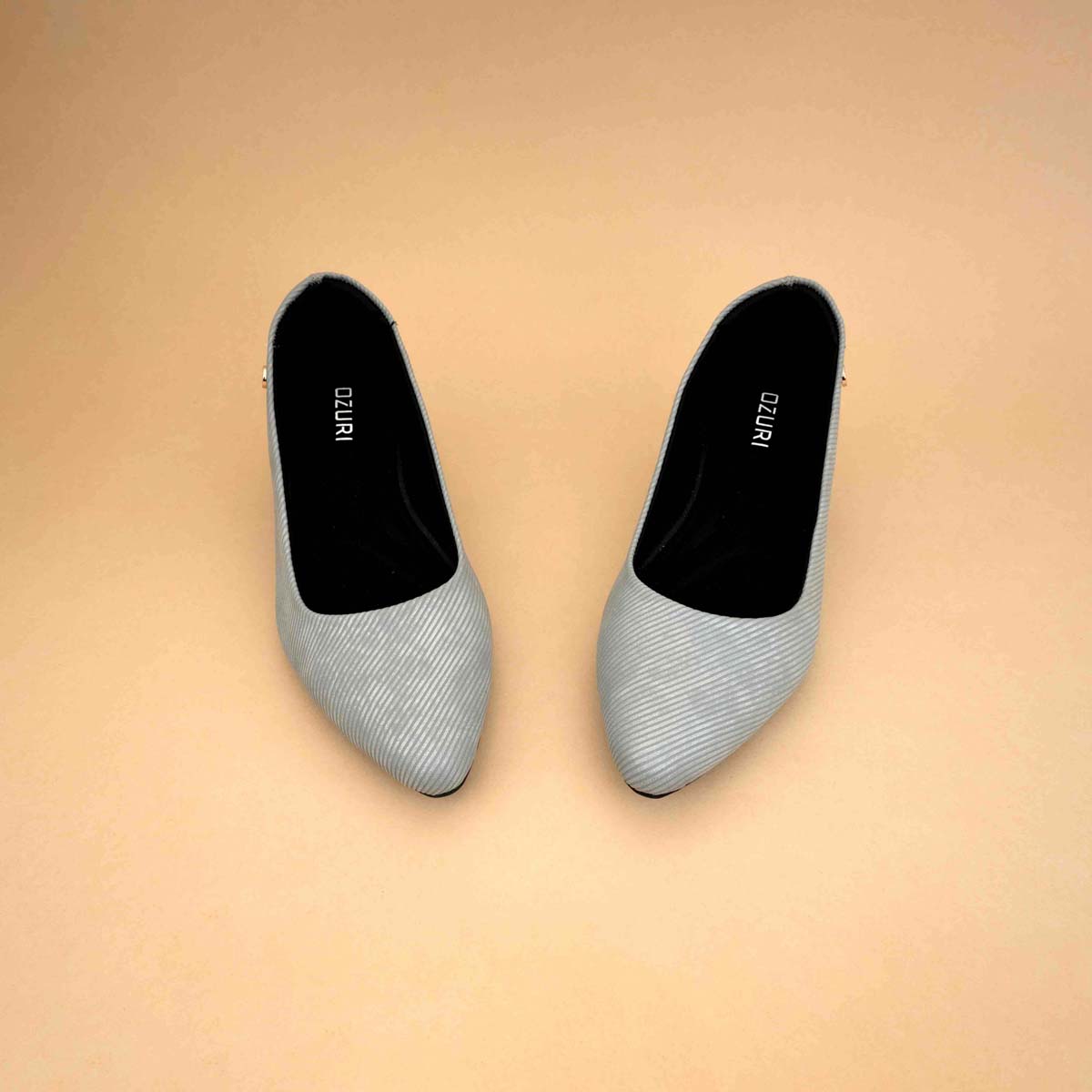 Aiza Pointed Pumps