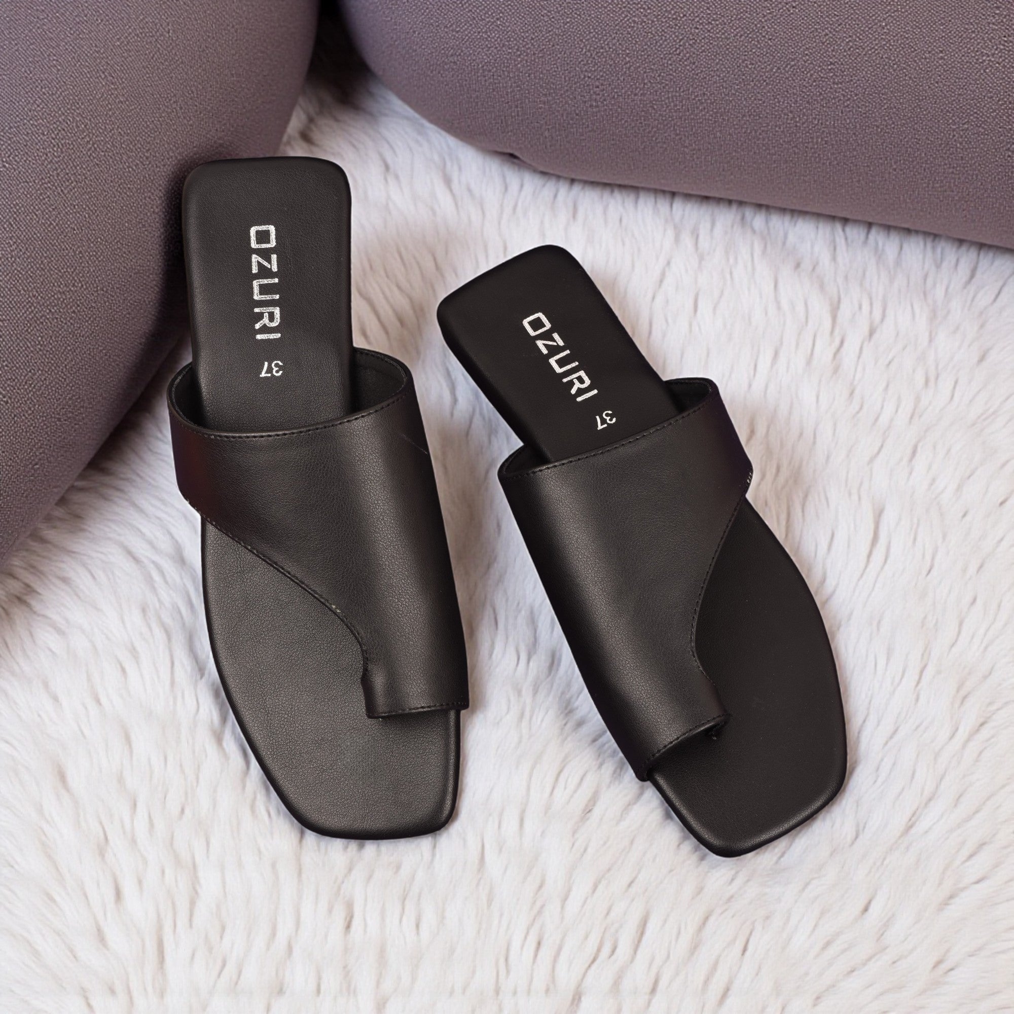 Modern Slip-On Toe Loop Flat Sandal for Women